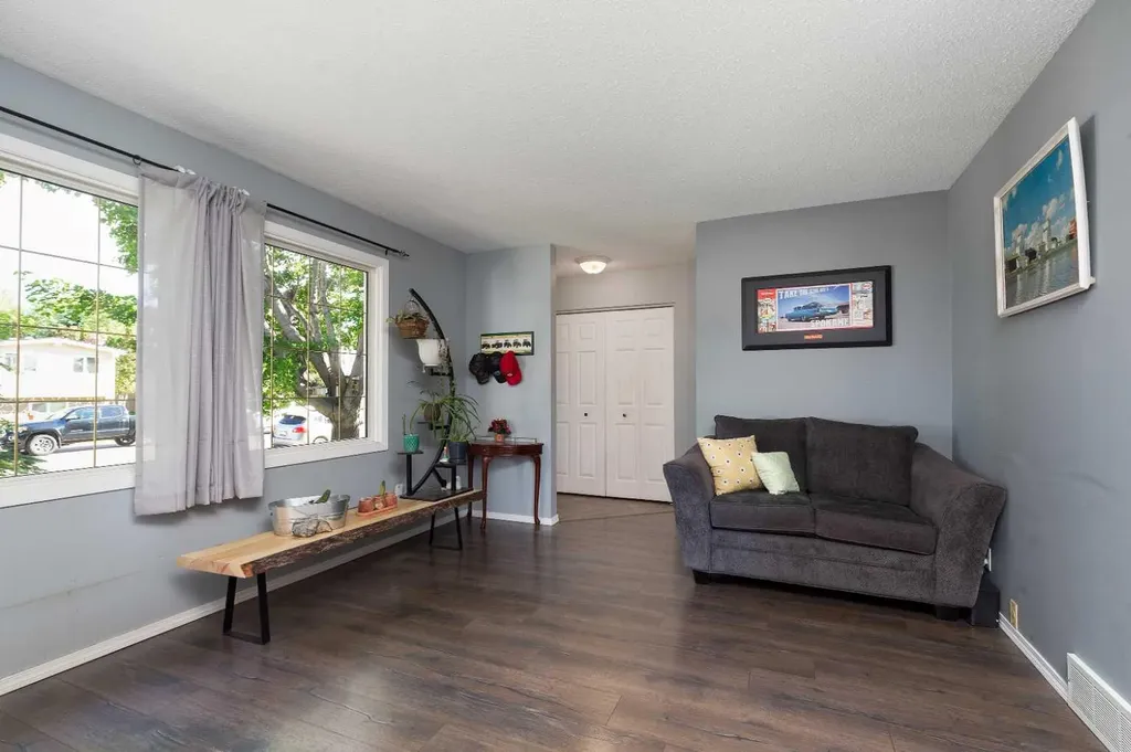 57 Honeysuckle Road N Lethbridge AB T1H 4J7