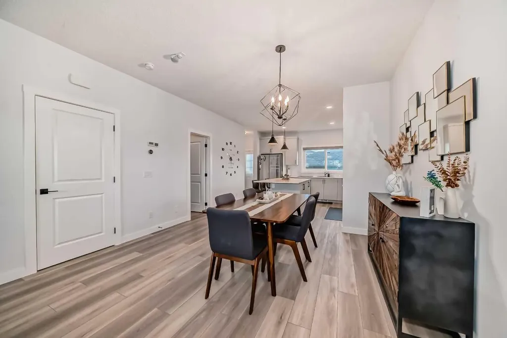 114 Midgrove SW Airdrie AB T4B 5H2