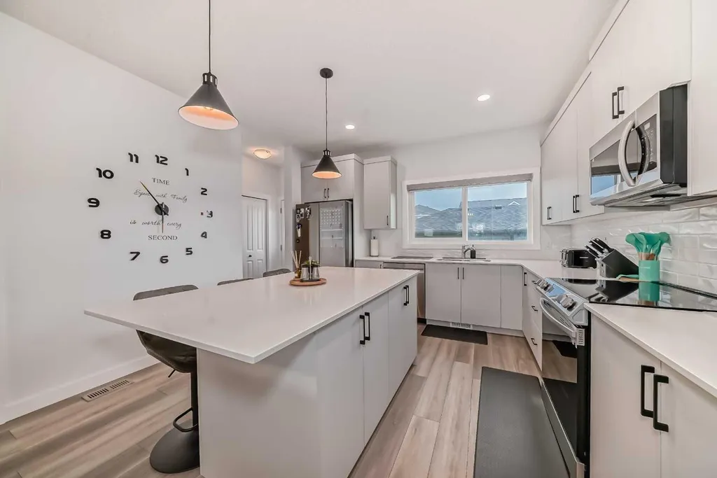 114 Midgrove SW Airdrie AB T4B 5H2