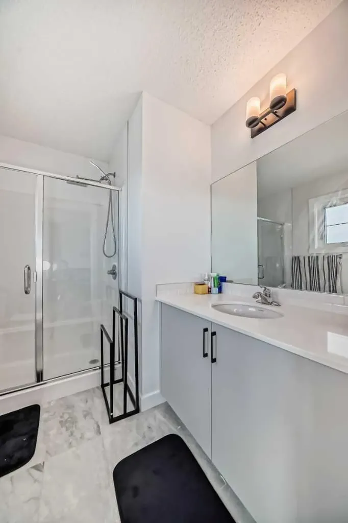 114 Midgrove SW Airdrie AB T4B 5H2
