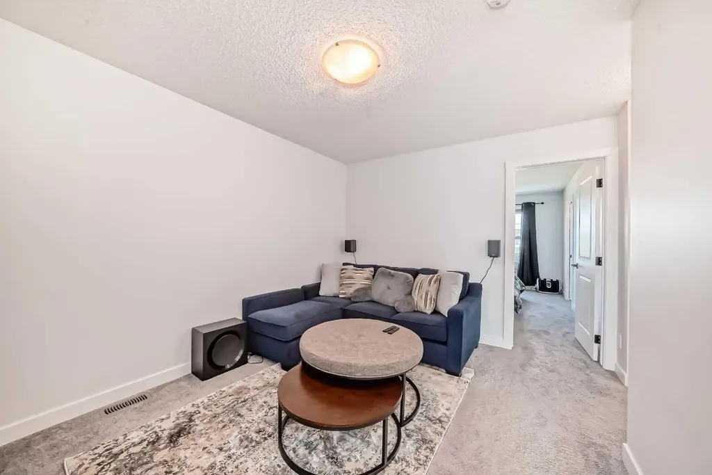114 Midgrove SW Airdrie AB T4B 5H2