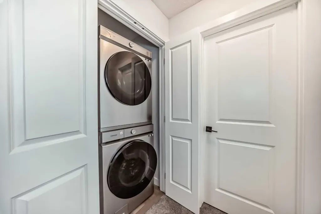 114 Midgrove SW Airdrie AB T4B 5H2