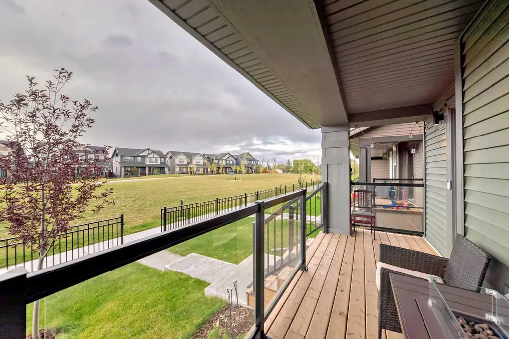 114 Midgrove SW Airdrie AB T4B 5H2