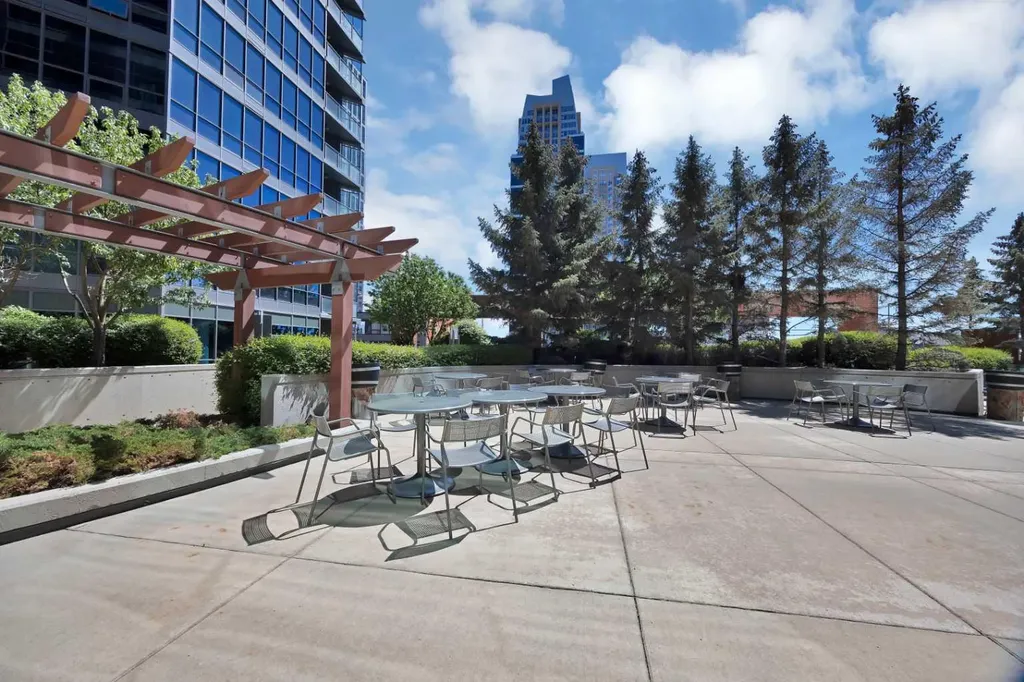 225 11 Avenue SE Calgary AB T2G 0G3
