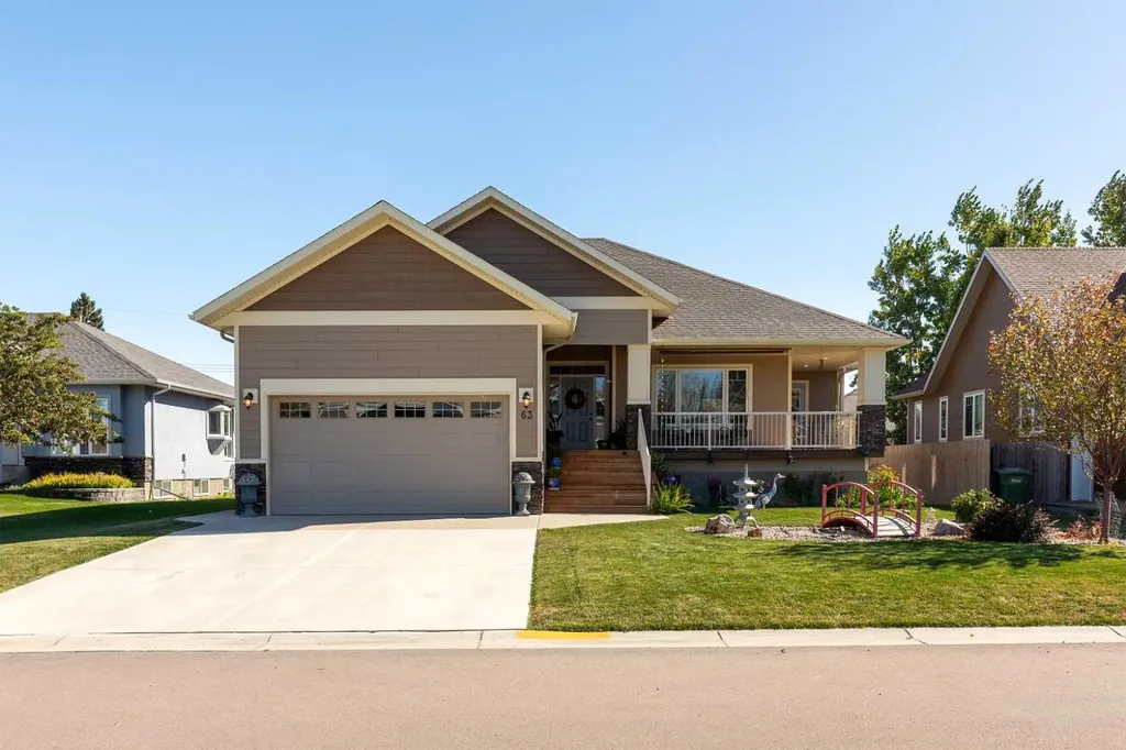 63N 2a Street E Magrath AB T0K 1J0