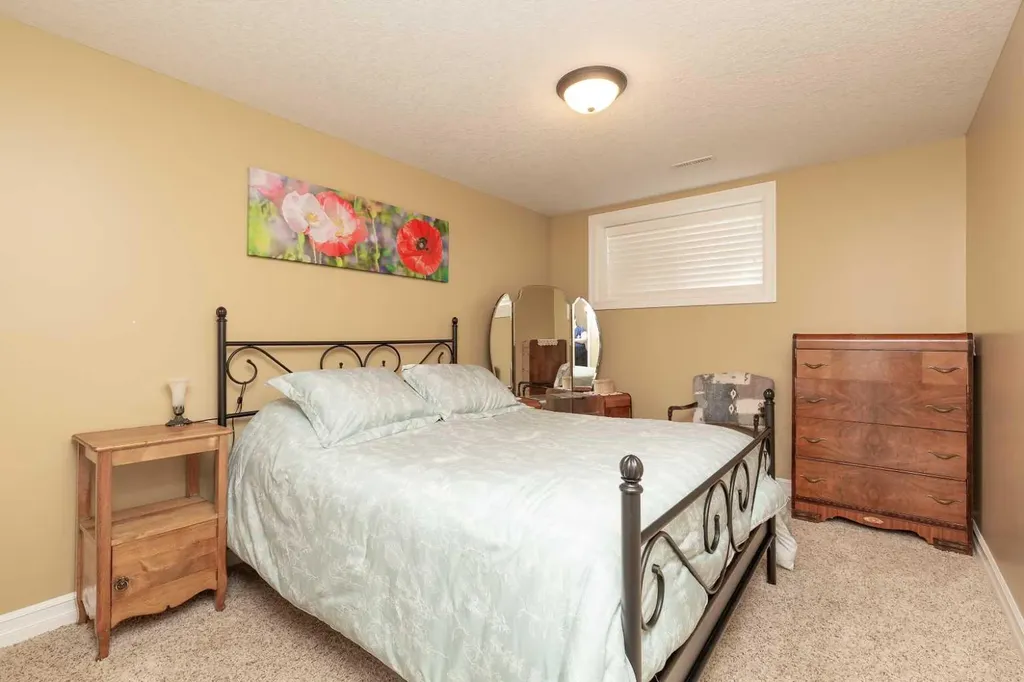63N 2a Street E Magrath AB T0K 1J0