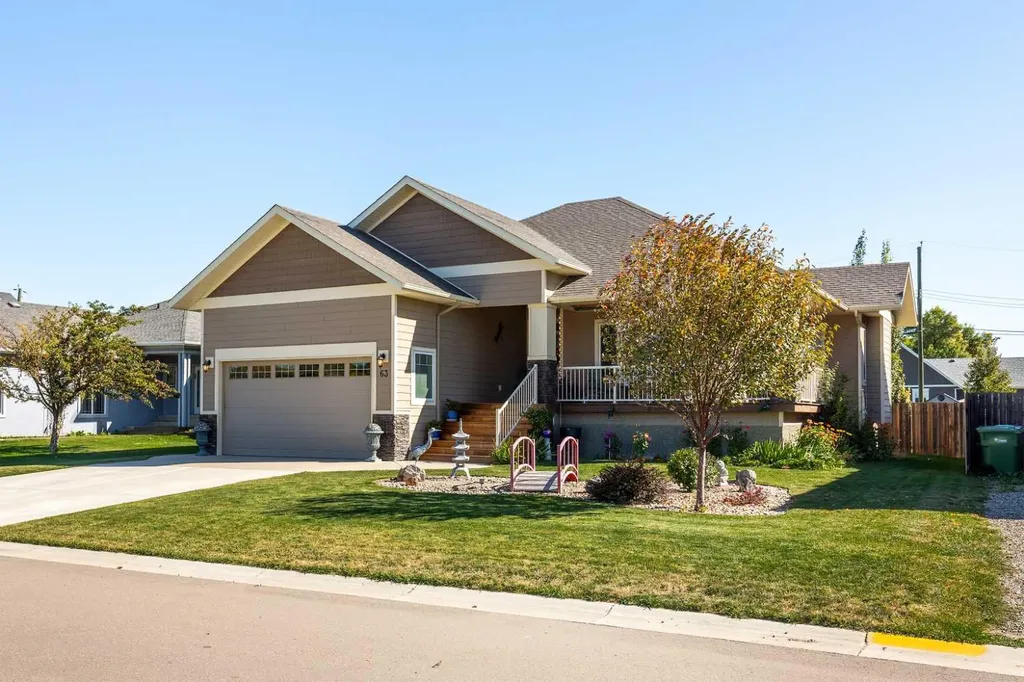 63N 2a Street E Magrath AB T0K 1J0