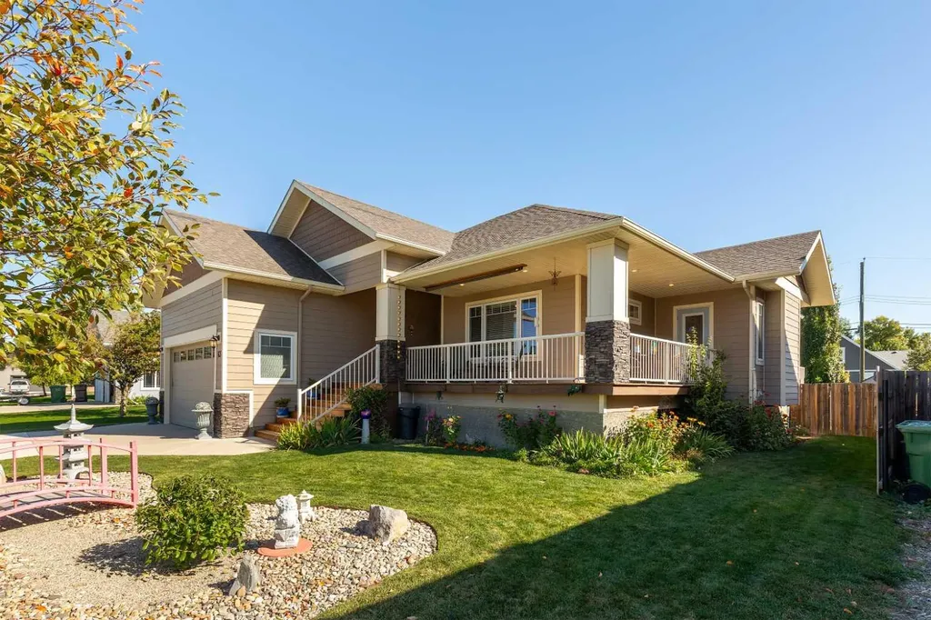63N 2a Street E Magrath AB T0K 1J0
