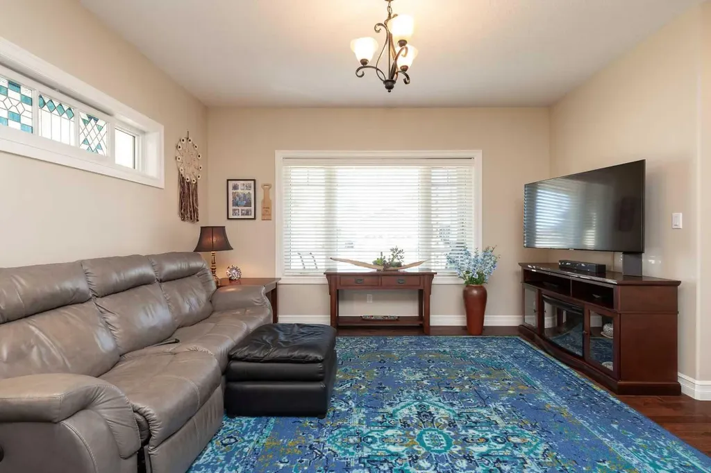 63N 2a Street E Magrath AB T0K 1J0