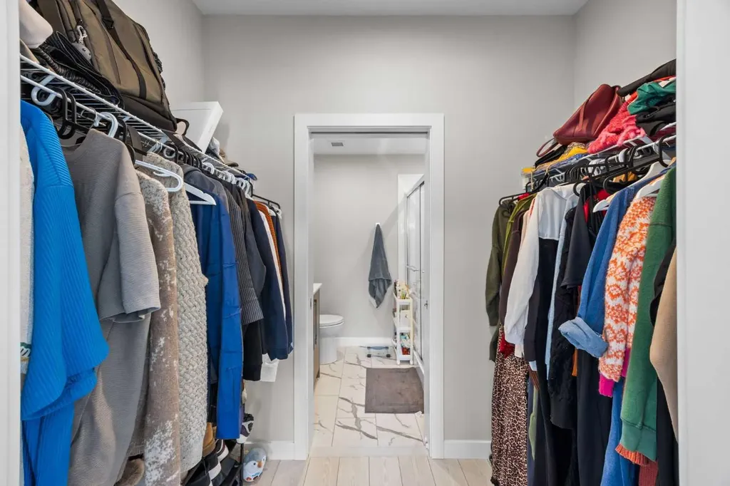 395 Skyview Parkway NE Calgary AB T3N 1Z4