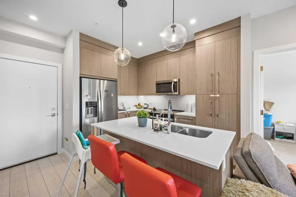 395 Skyview Parkway NE Calgary AB T3N 1Z4