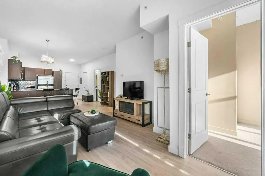 11811 Lake Fraser Drive SE Calgary AB T2J 7J4