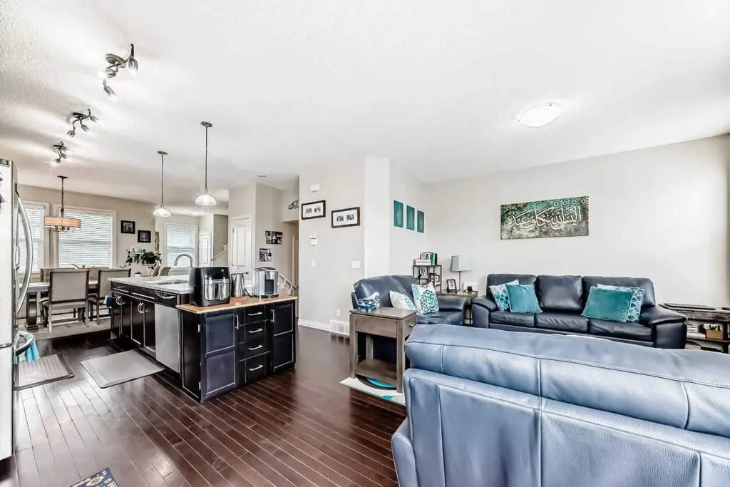 136 Redstone Avenue NE Calgary AB T3N 0J6