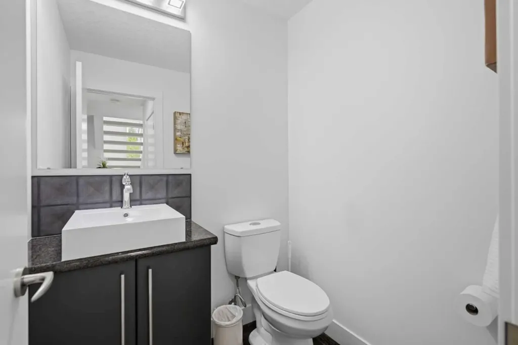361 Discovery Ridge Way SW Calgary AB T3H 5S8