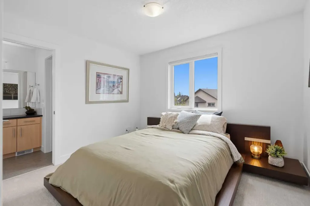 361 Discovery Ridge Way SW Calgary AB T3H 5S8