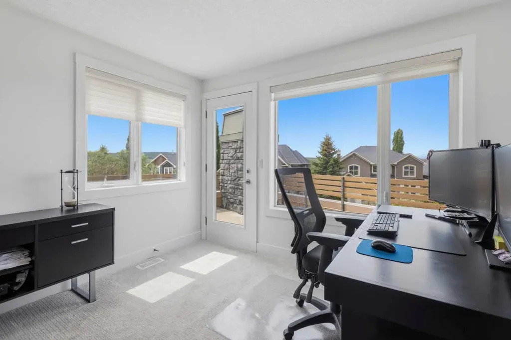 361 Discovery Ridge Way SW Calgary AB T3H 5S8