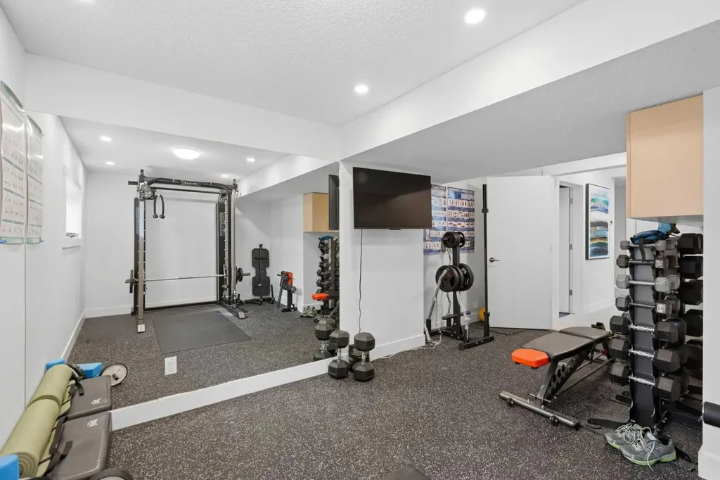 361 Discovery Ridge Way SW Calgary AB T3H 5S8