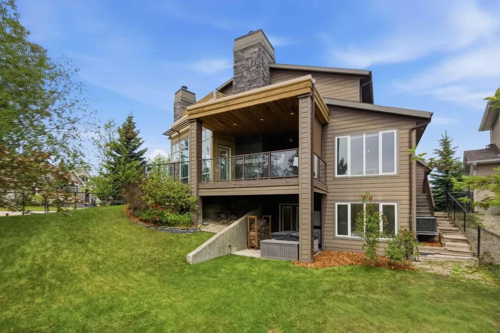 361 Discovery Ridge Way SW Calgary AB T3H 5S8