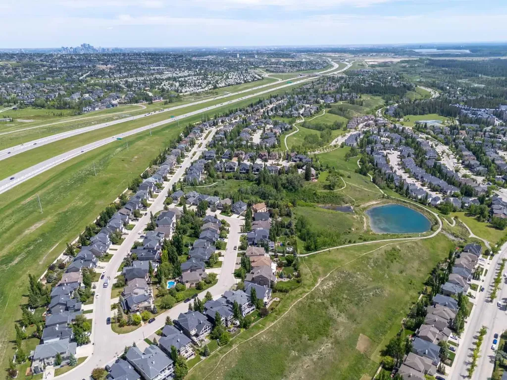 361 Discovery Ridge Way SW Calgary AB T3H 5S8