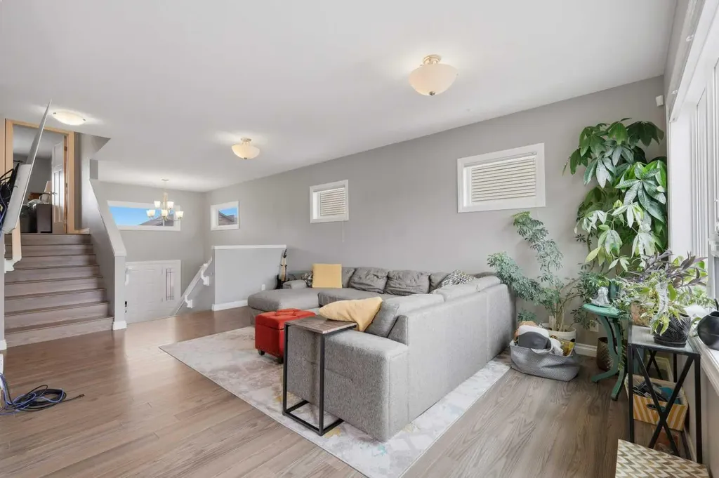 95 Thompson Crescent Red Deer AB T4P 0S1
