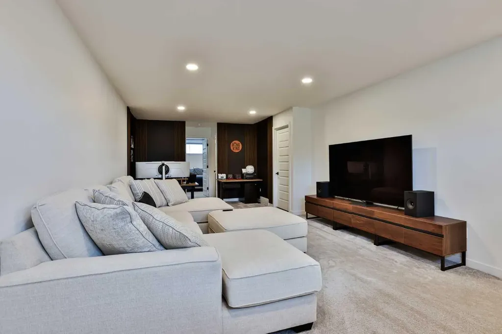 3027 47 Street S Lethbridge AB T1K 8L5