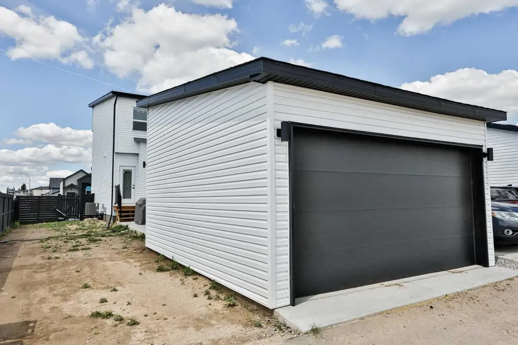 3027 47 Street S Lethbridge AB T1K 8L5
