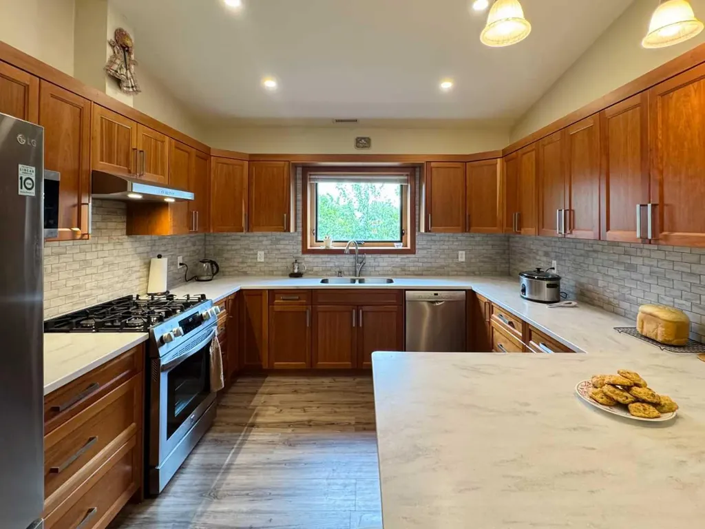 412 Queen Avenue Monarch AB T0L 1M0