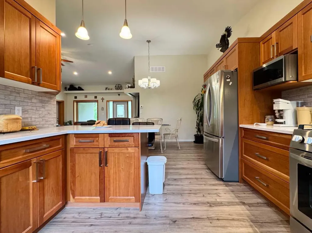 412 Queen Avenue Monarch AB T0L 1M0