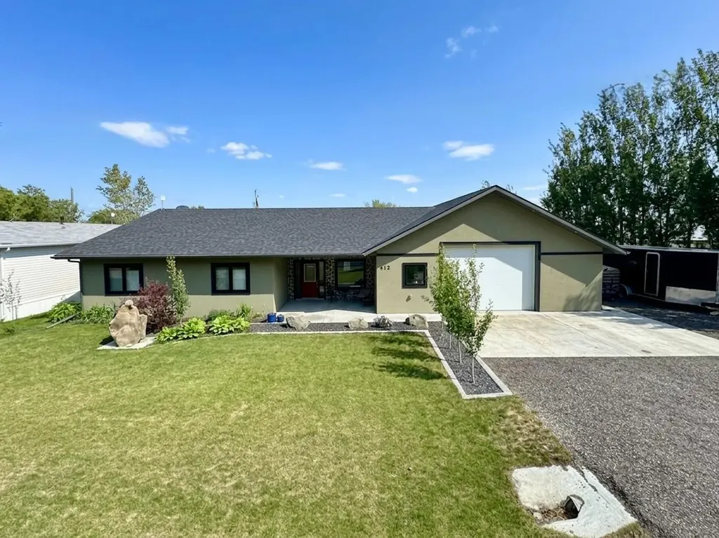 412 Queen Avenue Monarch AB T0L 1M0