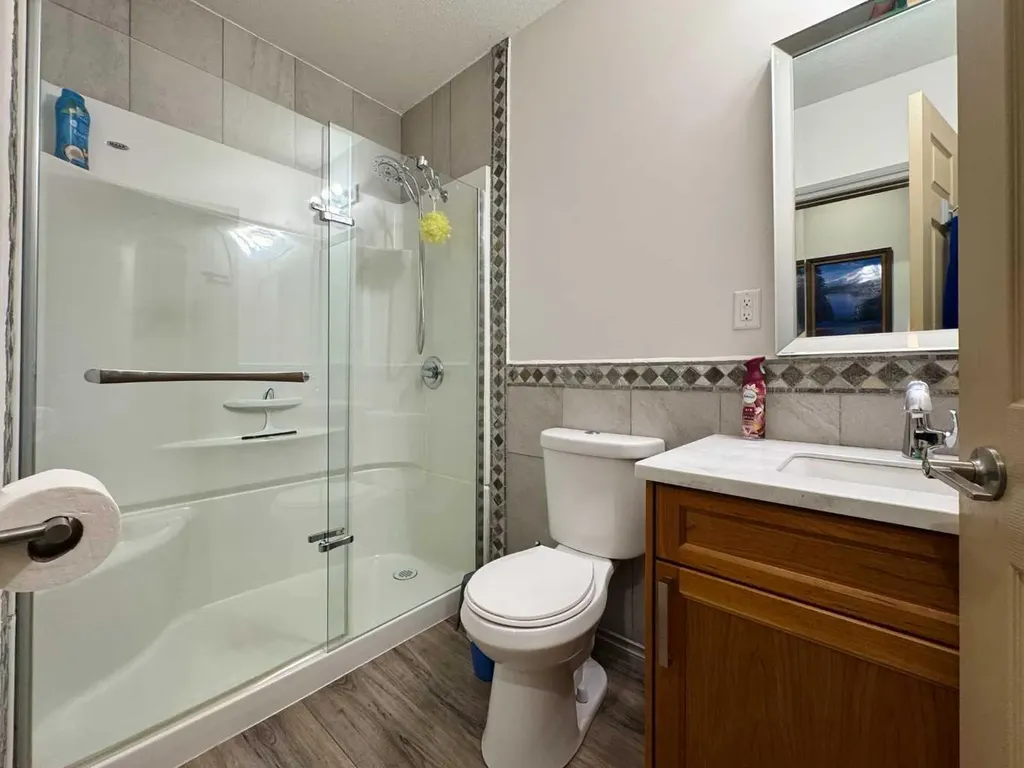 412 Queen Avenue Monarch AB T0L 1M0