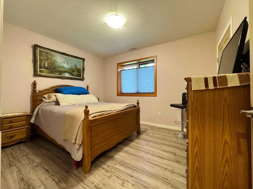 412 Queen Avenue Monarch AB T0L 1M0