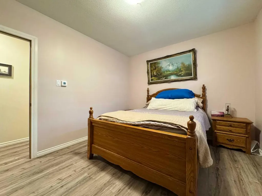412 Queen Avenue Monarch AB T0L 1M0