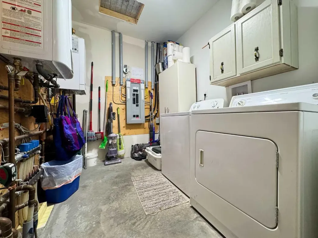 412 Queen Avenue Monarch AB T0L 1M0