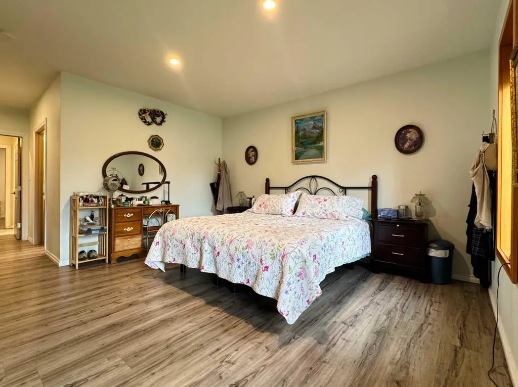 412 Queen Avenue Monarch AB T0L 1M0