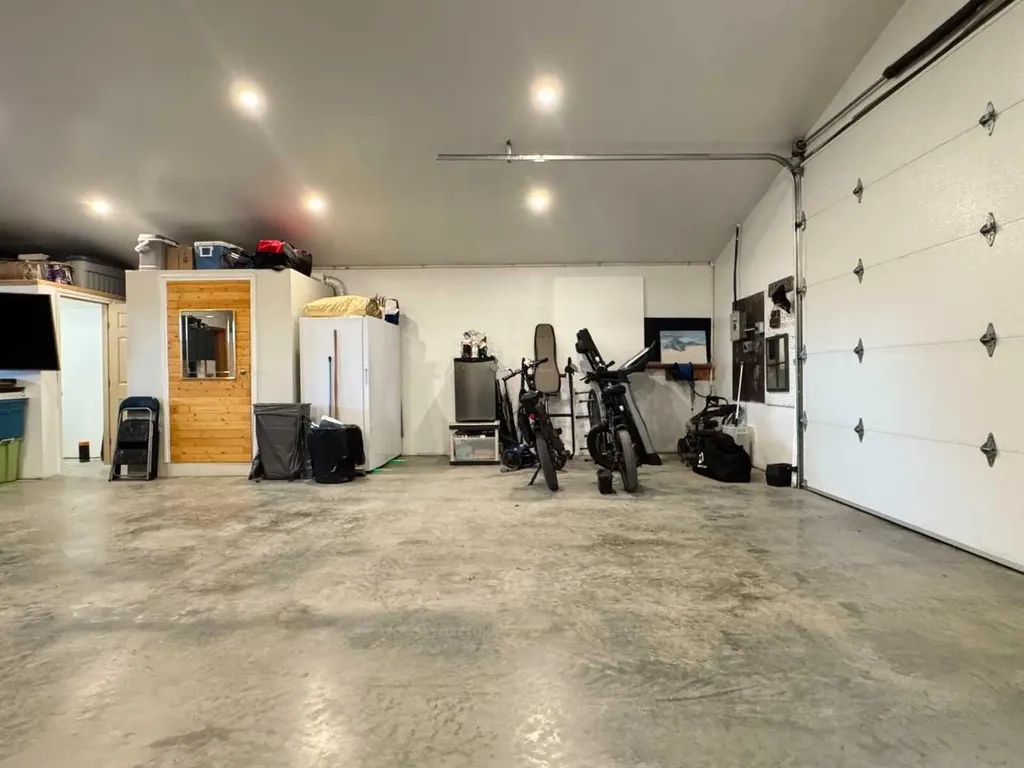 412 Queen Avenue Monarch AB T0L 1M0
