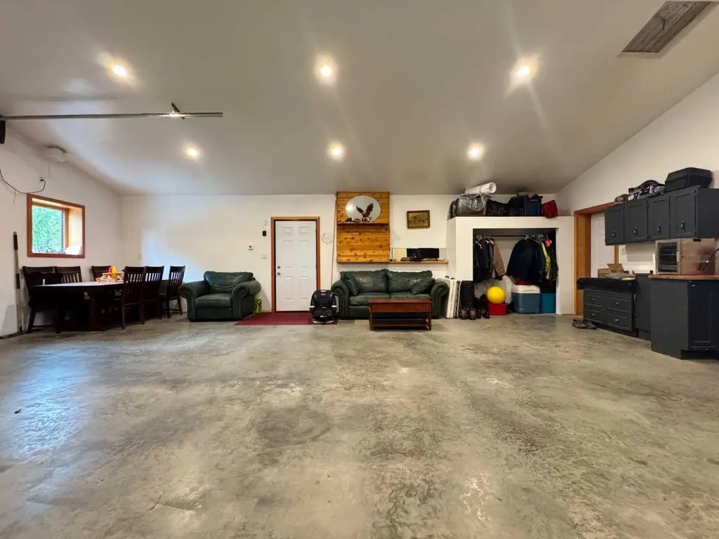 412 Queen Avenue Monarch AB T0L 1M0