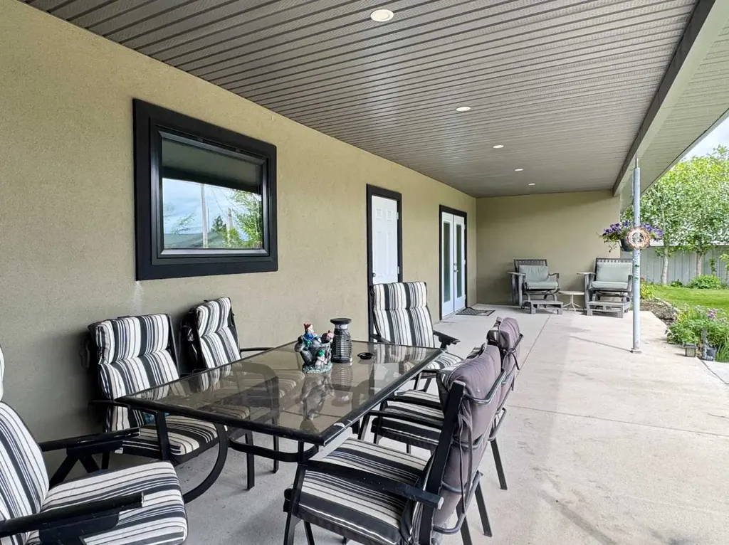 412 Queen Avenue Monarch AB T0L 1M0