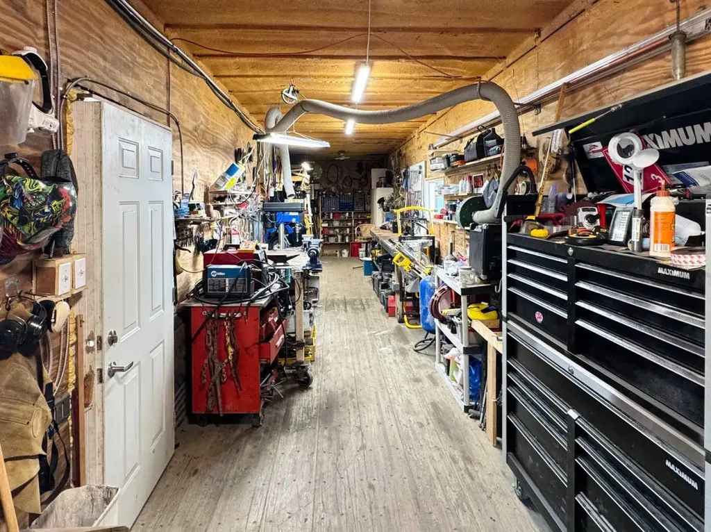 412 Queen Avenue Monarch AB T0L 1M0