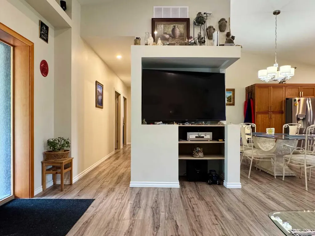 412 Queen Avenue Monarch AB T0L 1M0