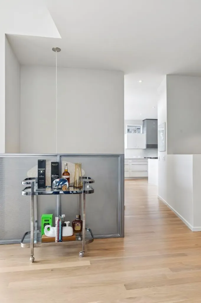 1119 15 Street NW Calgary AB T2N 2B5