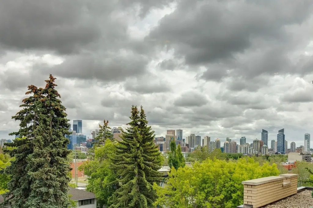 1119 15 Street NW Calgary AB T2N 2B5