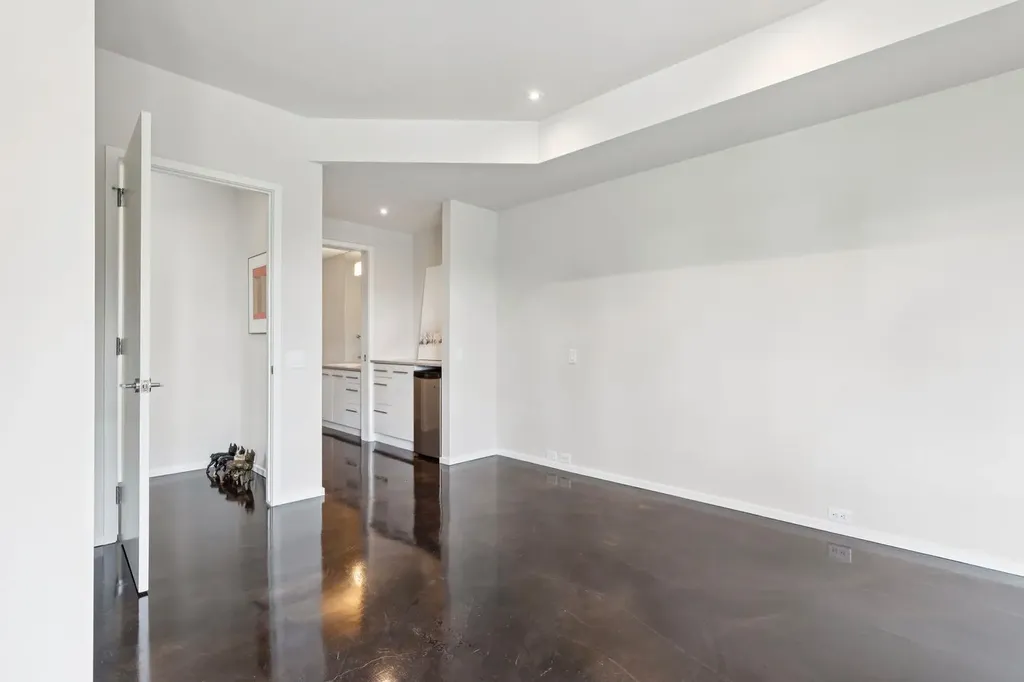 1119 15 Street NW Calgary AB T2N 2B5