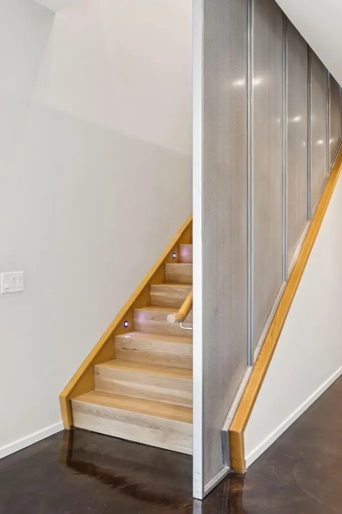 1119 15 Street NW Calgary AB T2N 2B5