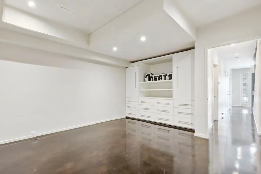 1119 15 Street NW Calgary AB T2N 2B5