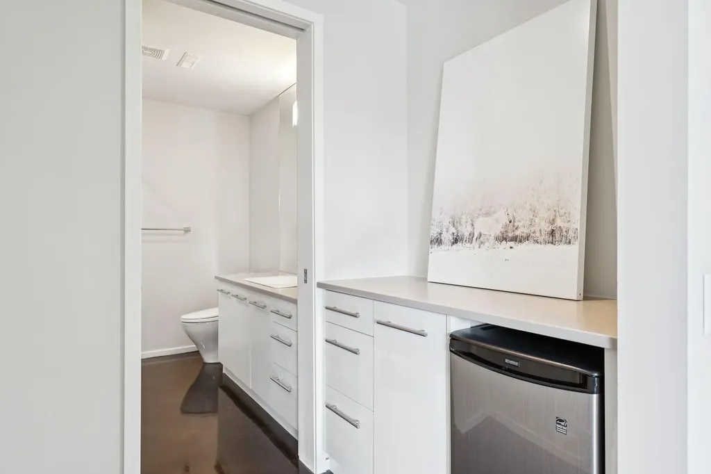 1119 15 Street NW Calgary AB T2N 2B5