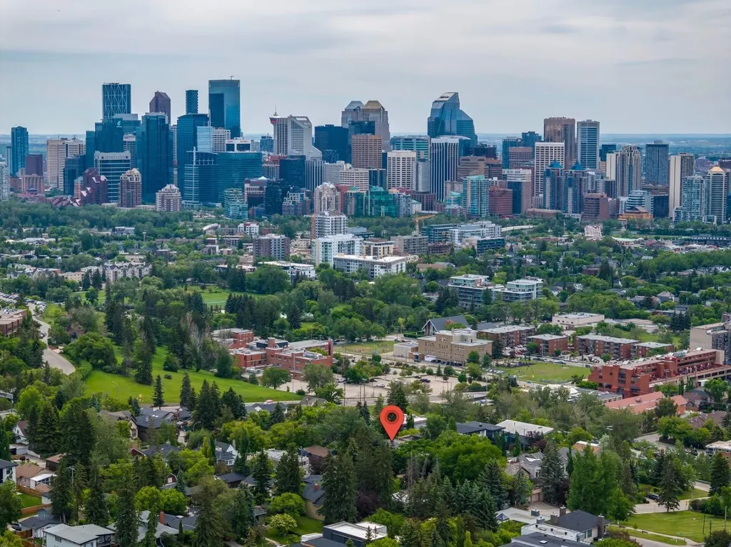 1119 15 Street NW Calgary AB T2N 2B5