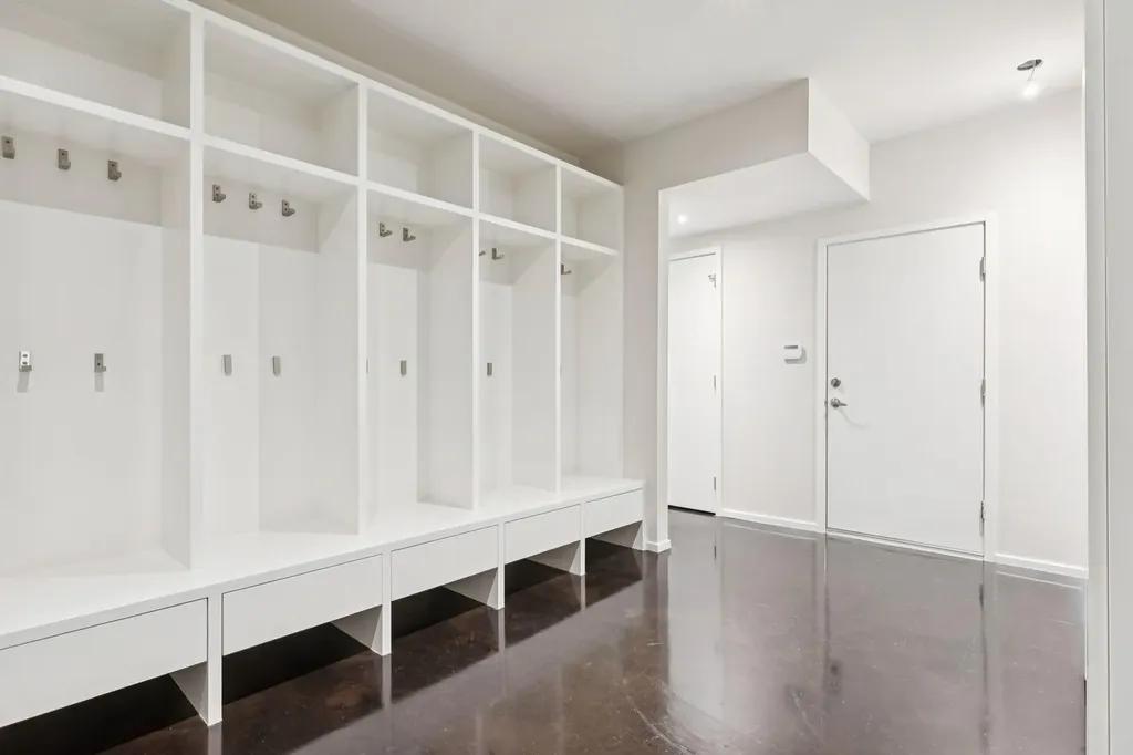 1119 15 Street NW Calgary AB T2N 2B5