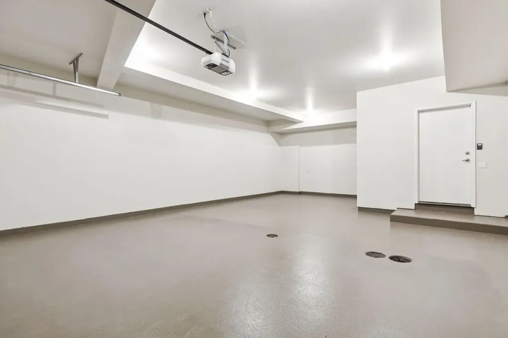 1119 15 Street NW Calgary AB T2N 2B5