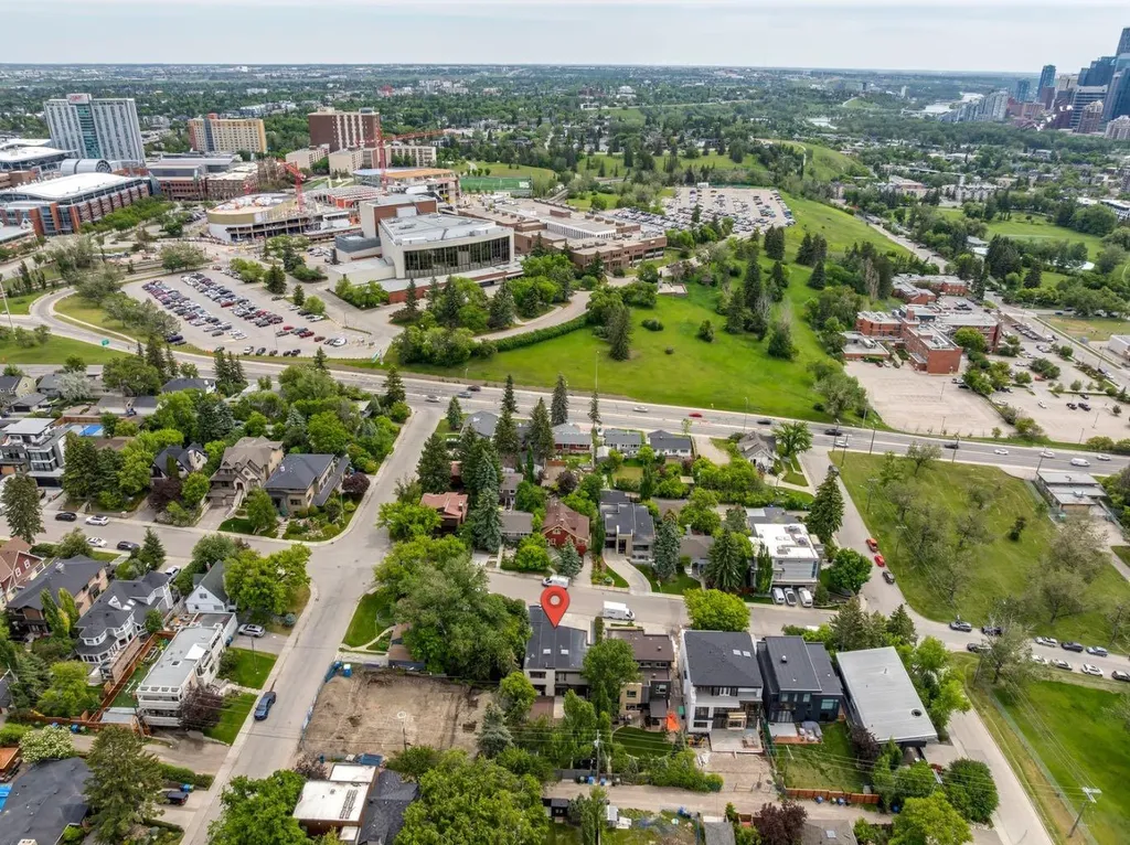 1119 15 Street NW Calgary AB T2N 2B5