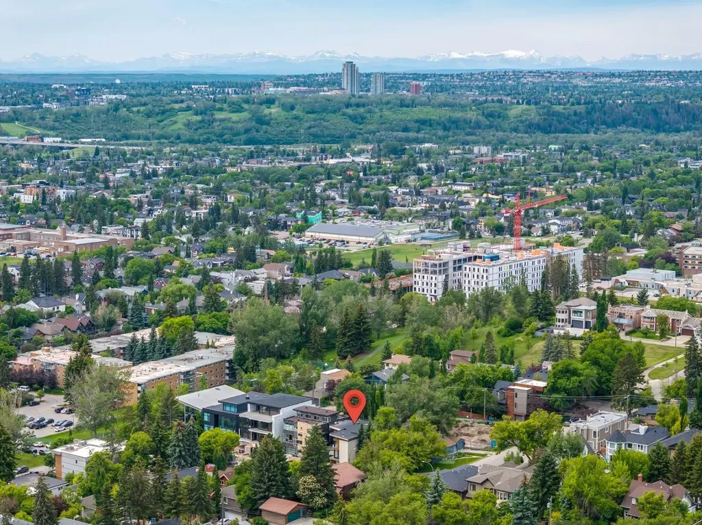 1119 15 Street NW Calgary AB T2N 2B5